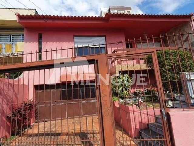 Casa com 3 quartos à venda na Rua Fernando Abbott, 1129, Cristo Redentor, Porto Alegre por R$ 650.000