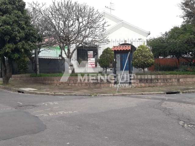 Casa com 3 quartos à venda na Rua Vinte e Quatro de Junho, 175, Passo da Areia, Porto Alegre por R$ 599.000