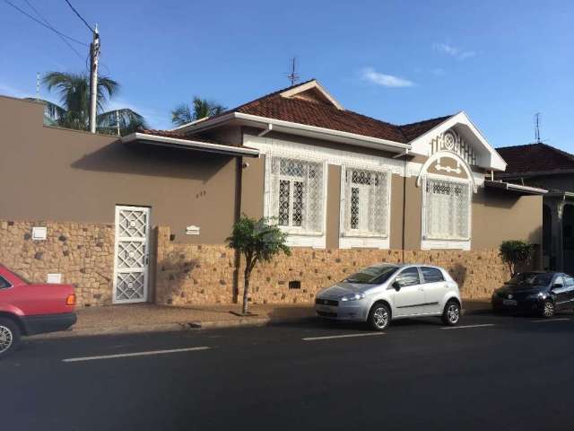 Casa com 4 quartos à venda no Centro, Barretos  por R$ 3.000.000