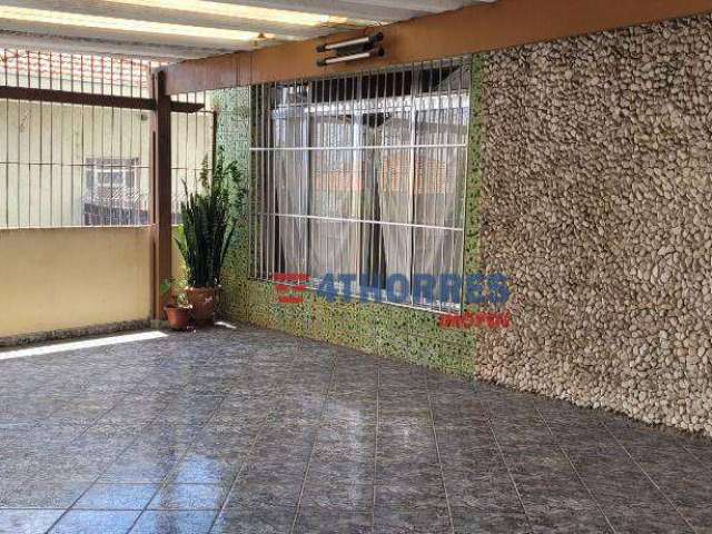 Casa com 4 dormitórios para alugar, 350 m² por R$ 4.779,00/mês - Vila Sônia - São Paulo/SP