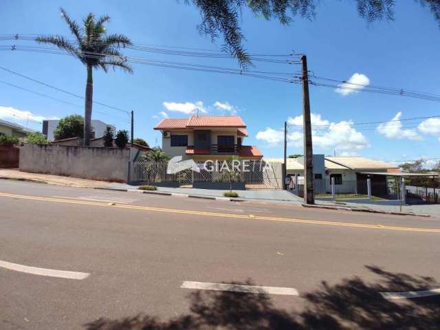 Sobrado à venda com ótima localização, CENTRO, TOLEDO - PR