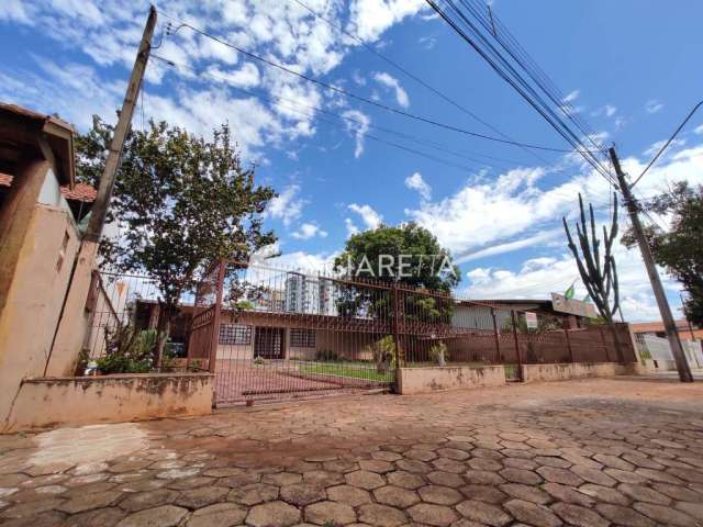 Casa à venda próximo à Educação Infantil Funet, CENTRO, TOLEDO - PR