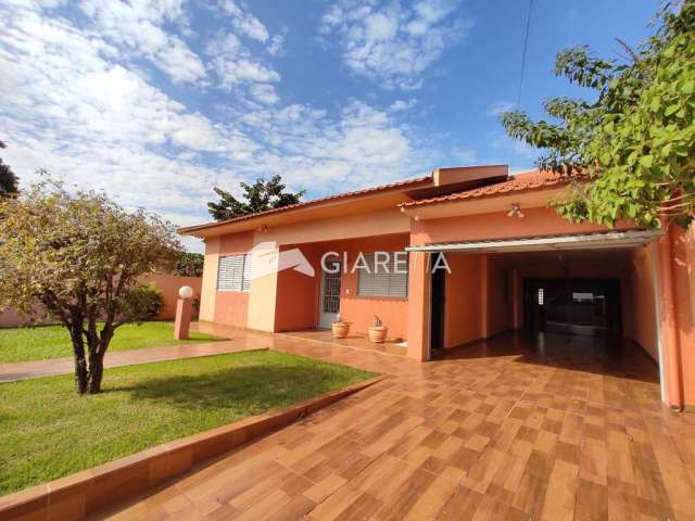 Casa com excelente localização à venda, JARDIM LA SALLE, TOLEDO - PR