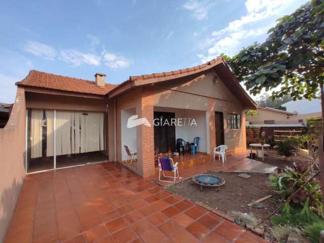 Casa muito espaçosa para venda na VILA BECKER em TOLEDO-PR