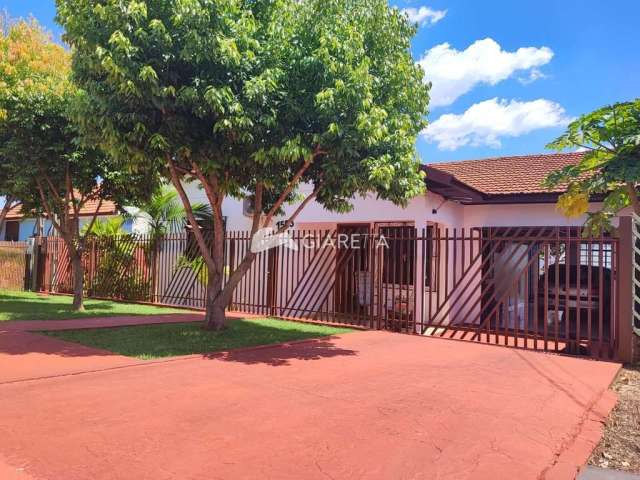 Casa muito espaçosa para venda no JARDIM PANORAMA em TOLEDO-PR