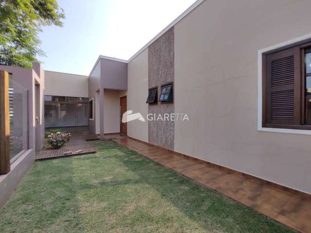 Casa com piscina para venda na VILA BECKER em TOLEDO-PR