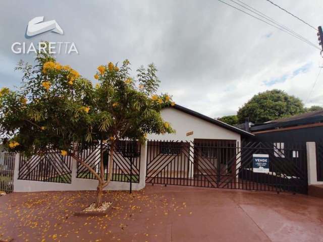 Casa ampla e confortável à venda, JARDIM CONCORDIA, TOLEDO - PR