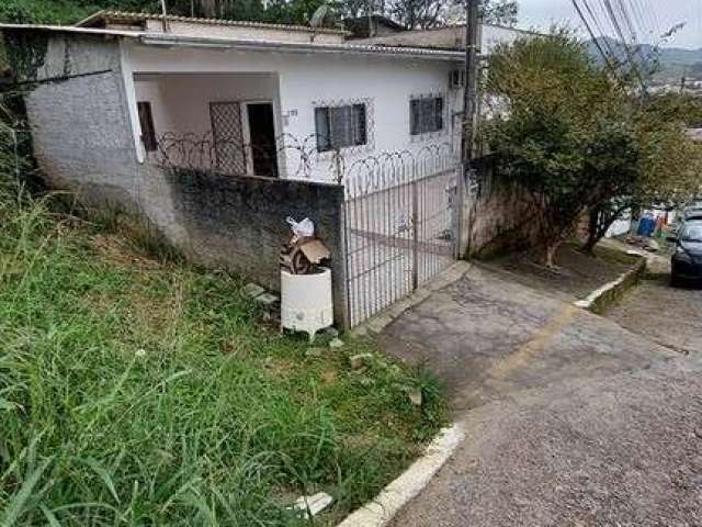 Casa no centro de camború região alta linda vista!