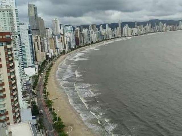 Frente mar 3 suítes, vista total  permuta bc.