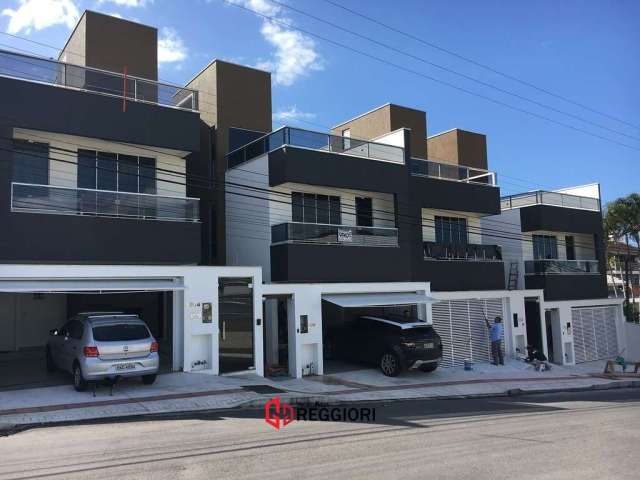 Triplex 3 suites novo nações