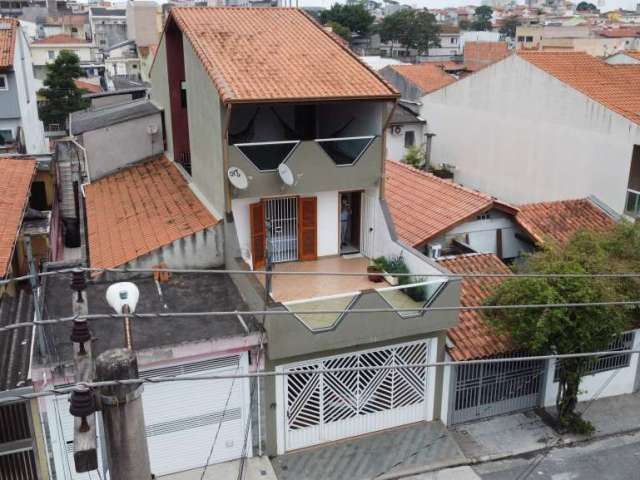 Casa Sobrado Triplex venda 279m² Área Construída, 02 Vagas Cobertas, 03 Dormitórios Próximo Colégio CAMP da Avenida Kennedy - SÃO BERNARDO DO CAMPO/S