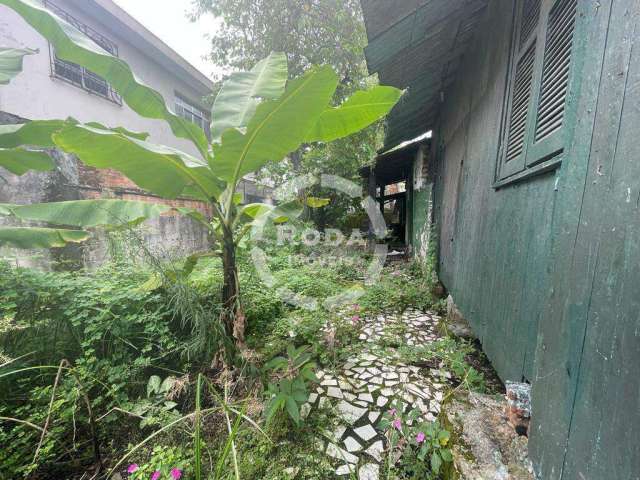 Terreno a venda em Santos, localizado no bairro do Boqueirão.