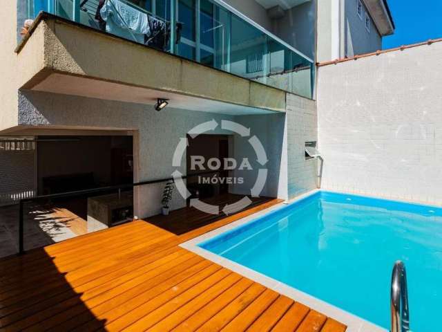 Casa em Condomínio 2 dormitórios, 2 suítes, 1 vagas de garagem com piscina privativa e quintal em Santos-SPl com churrasqueira