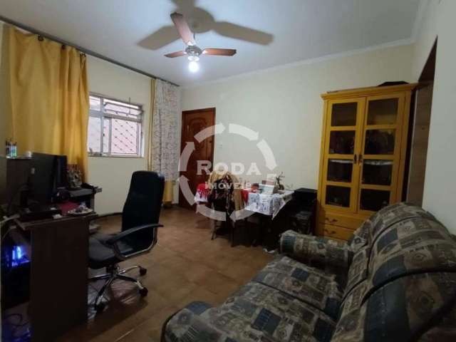 Apartamento térreo com quintal a venda em Santos/SP, localizada no bairro do Boqueirão.