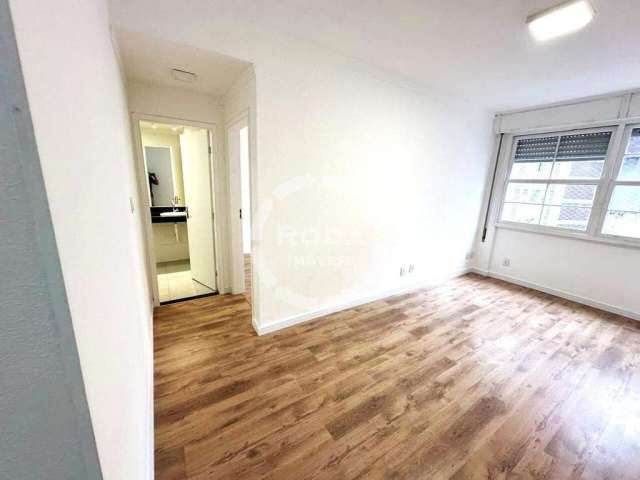 Apartamento na Quadra da Praia Pompeia Reformado!