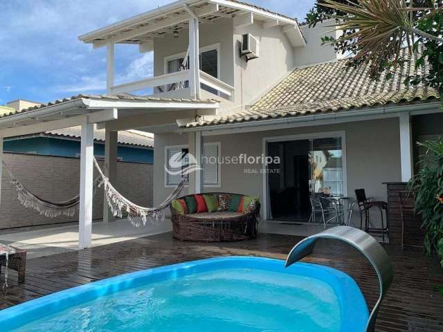 Casa à venda, Campeche, Florianópolis, SC - Casa individual - com pátio e piscina! 4 quartos, suíte