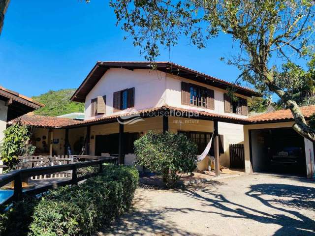 Casa de 3 quartos sendo um suite, piscina e quintal  à venda, Morro das Pedras/Campeche, Florianópo