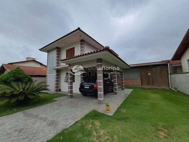 Casa à venda, Campeche, Florianópolis, SC - Possui 2 dormitórios, 360m² de área total  - Localizada