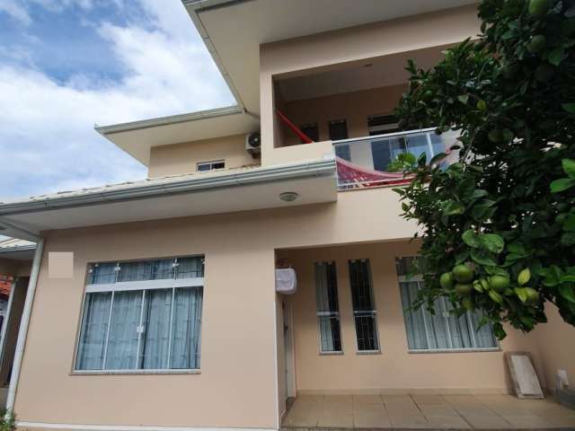 Casa Residencial em Capoeiras