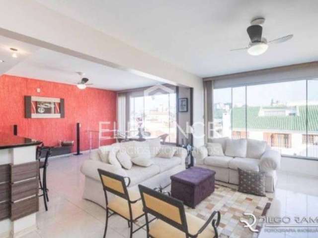 Elegance Imóveis vende ótima casa com 3 dormitórios, suíte, Piscina, lareira, 3 vagas box/garagem Jardim Lindóia Porto Alegre