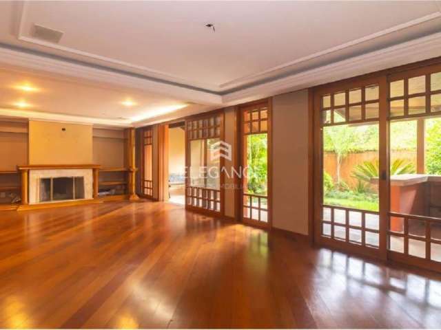 Elegance imóvel vende casa em condomínio desocupada com 4 dormitórios 3 suítes 2 vagas box garagem Três Figueiras Porto Alegre.