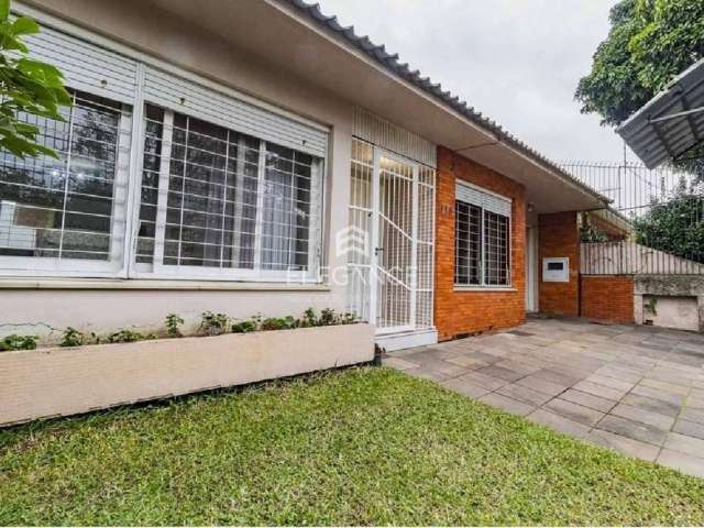 Casa com 3 quartos à venda na Avenida La Paz, 115, Jardim Lindóia, Porto Alegre por R$ 847.000