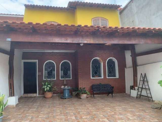 Imperdível: Casa à venda em São Paulo-SP, Vila Jacuí! 3 quartos, 2 salas, 2 banheiros, 100m² de área!