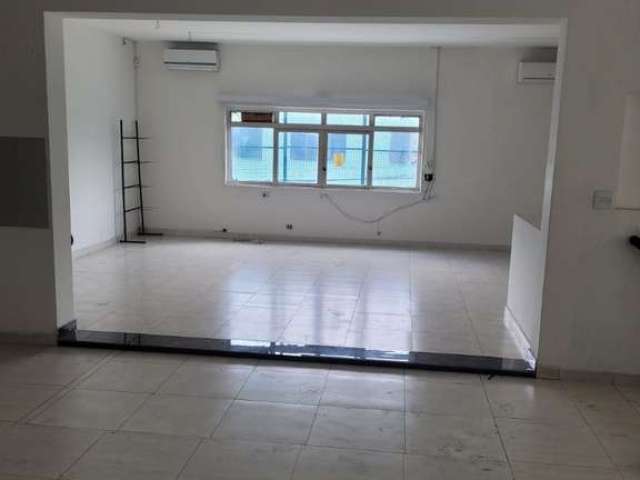 Excelente oportunidade de investimento em uma sala comercial espaçosa de 239m², localizada na Avenida Sapopemba!