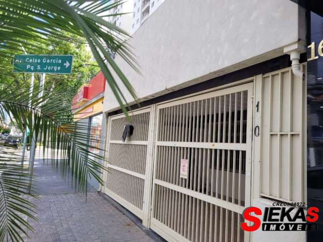 Casa para locação com 2 quartos, 2 salas e 2 vagas de garagem na Vila Gomes Cardim em São Paulo-SP - Imperdível!