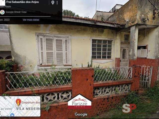 Terreno com casa velha na Vila Medeiros!