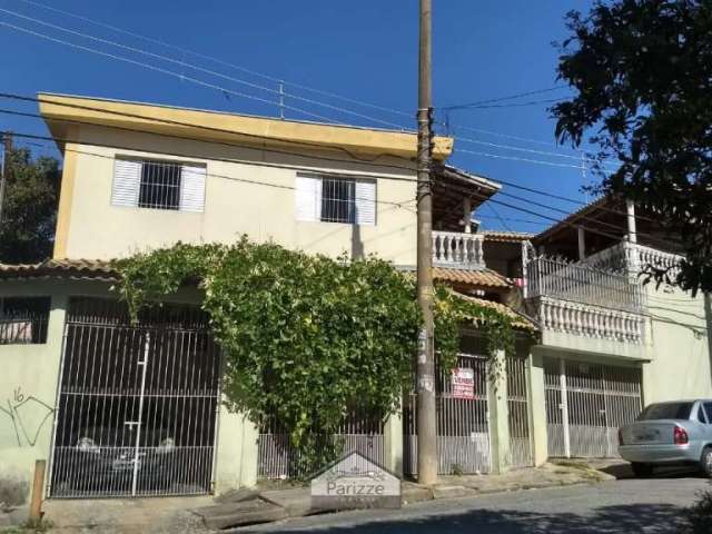 Sobrado com 3 casas de renda de esquina