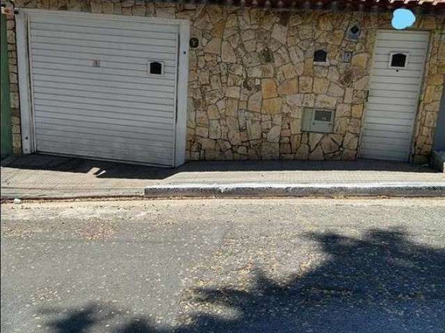 Casa na Vila Gustavo 2 dormitórios 2 vagas!