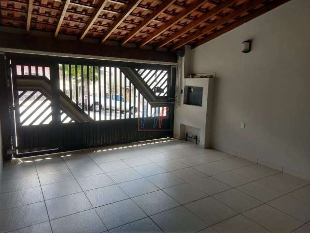 Excelente sobrado em SBC,  190 m² a.u., 3 quartos (1 suíte) , sala, cozinha, 3 banheiros, lavanderia, churrasqueira e 2 vagas. (REF: 16.242)