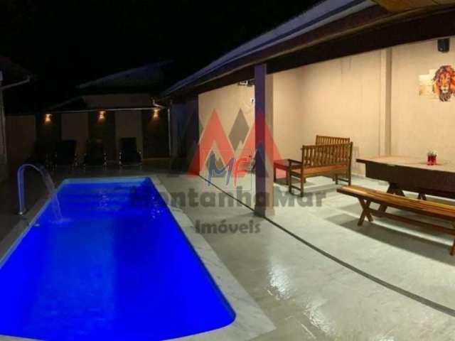 REF 16.249 Excelente Casa com Piscina localizada no bairro Park Imperial, 175 m² de area construída. 4 dormitórios sendo 1 suíte, 8 vagas.