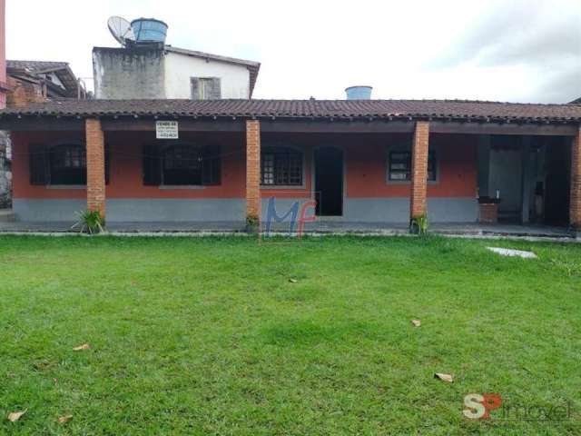 Casa em São Sebastião, 130m² a.u., 2 quartos, sala, cozinha americana, banheiro, varanda, churrasqueira e 6 vagas. REF: 16.648