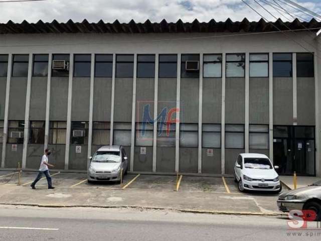 REF 16.725 - Excelente prédio comercial à venda no Pari (Zona Norte), com 1.545 m² a.u. , varias salas, banheiros  , galpão e 8 vagas. ZEMP.