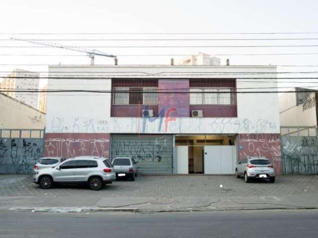 Excelente Galpão com 2 pavimentos na região do Brás, 916 m² a.c., 1.406 m² terreno, 4 banheiros e 16 vagas. Zoneamento: ZC. REF: 18.063