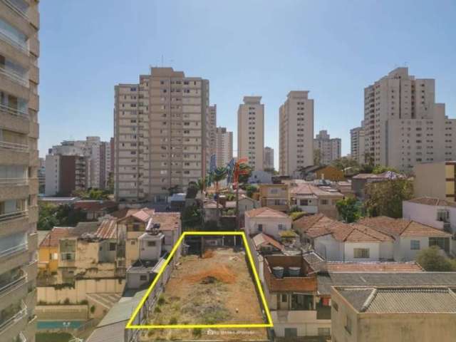 Excelente terreno na Vila Pompéia, com 480 m² terreno , testada de 12 m, Zoneamento ZM. Analisa permuta na razão de 50% (REF 19.032)