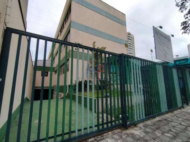 Excelente Prédio Comercial no  Alto da Mooca , com 1.407 m² a.c., 3 pavimentos, 10 salas,  4 banheiros e subsolo com 12 vagas. REF: 19.255