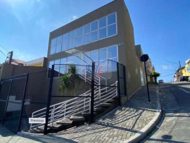 Excelente Prédio localizado no bairro Jardim Pilar,  270 m² a.c , 175 m² terreno,  copa, salas amplas, 3 banheiros e 3 vagas. REF:19.376