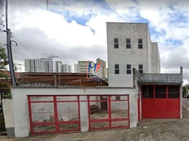 Excelente prédio comercial em Santo Amaro, com 341 m² a.c., 213 m² terreno, 11m de testada, Zoneamento ZDE-2. Não aceita permuta. Prox. Av. João Dias (REF 19.565)