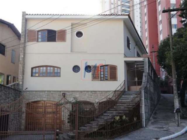 REF: 2471 - Excelente sobrado no bairro Vila Formosa, com 4 dorms (1 suíte), cozinha gourmet com armários amplos, piscina, salão, 6 vagas.