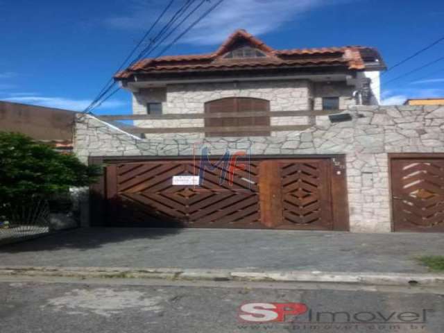 REF 4966 Excelente Sobrado no Jardim Eliane + casa no sub-solo sendo 3 suítes e 2 vagas de garagem, 398 m² A.C. e 250 m² de terreno.