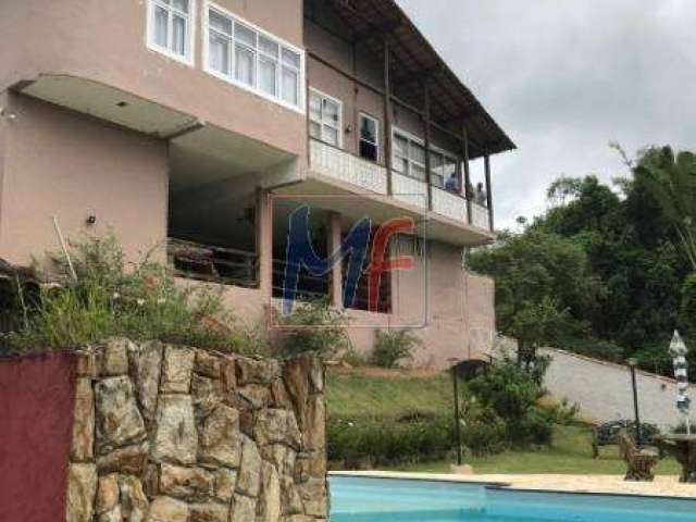 REF 10.571 Linda Casa no bairro L. F. Engenheiro, em Ilha Bela c/ 5 suítes, 5 vagas, 800 m² A.C. 1529 m² Área Lazer Aceita permuta/propostas.