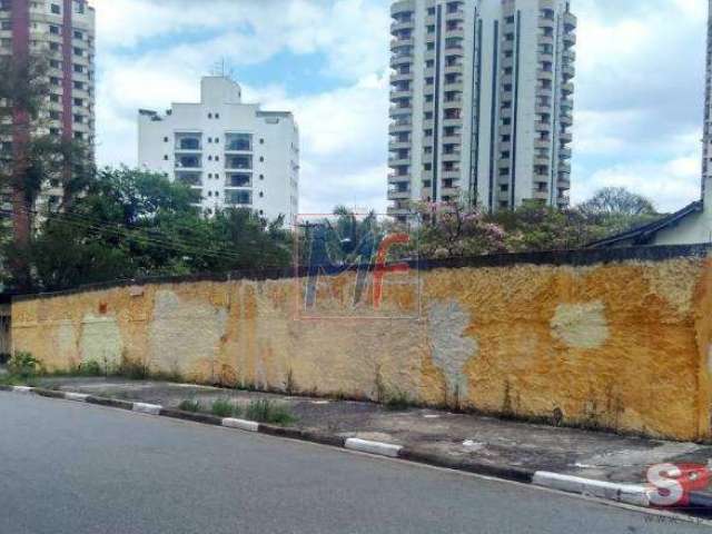 REF: 10.821  Excelente terreno de esquina   551 m²  , testada de 22 m para 1 rua e 25 mts para a outra bairro Jd. Avelino.  Ótima localização.