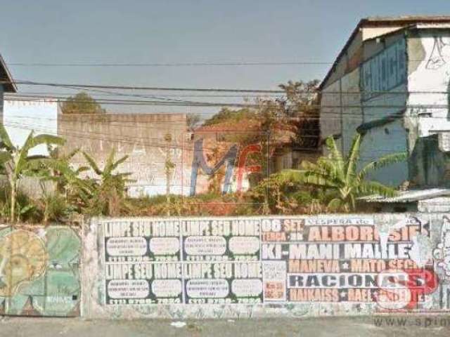 REF 11.039 Excelente terreno sendo dois lotes com 374 m² 15 m de frente e fundos 25 m² no bairro Santo Amaro, ótima localização.