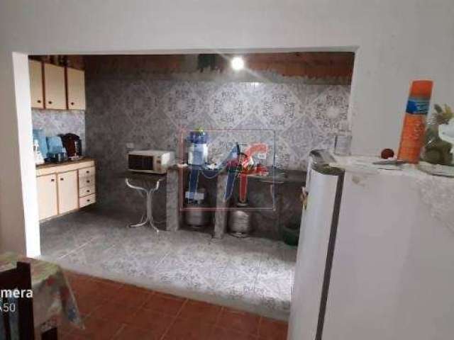 Excelente Casa Térrea no bairro Chácara Maria Francisca, possui 2 dorms, com 65 m² útil e terreno com 500 m². Analisa permutas. REF 11.452