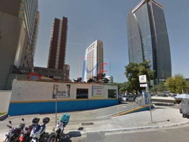 REF 10.118 Ótimo Terreno 1465 m², testada de 44,2  m², esquina, para Locação  bairro Santo Amaro. Zoneamento: ZM. Agende já a sua visita