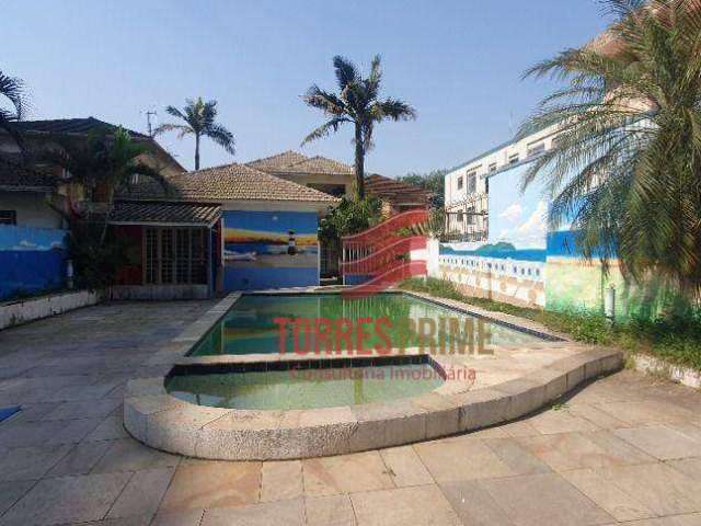 Casa 4 dormitórios 3 suítes, piscina e área de lazer