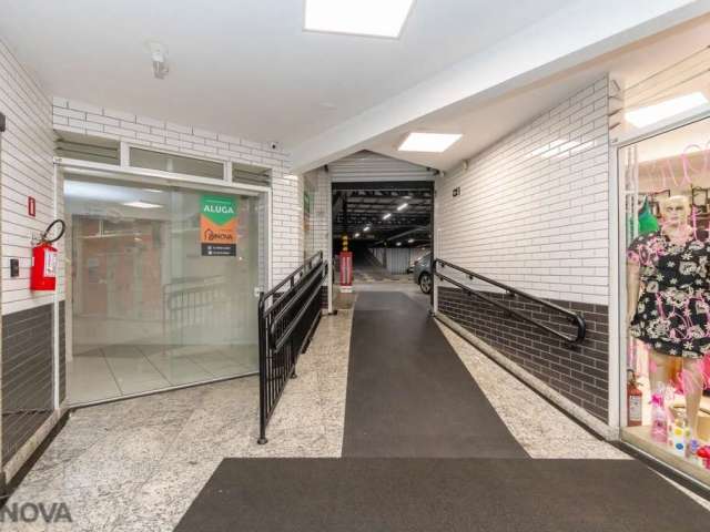 Loja em Supermercado para alugar, 16.00 m2 por R$1560.00  - Portao - Curitiba/PR